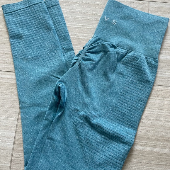 Scrunched Booty Leggings - Picture 3 of 4